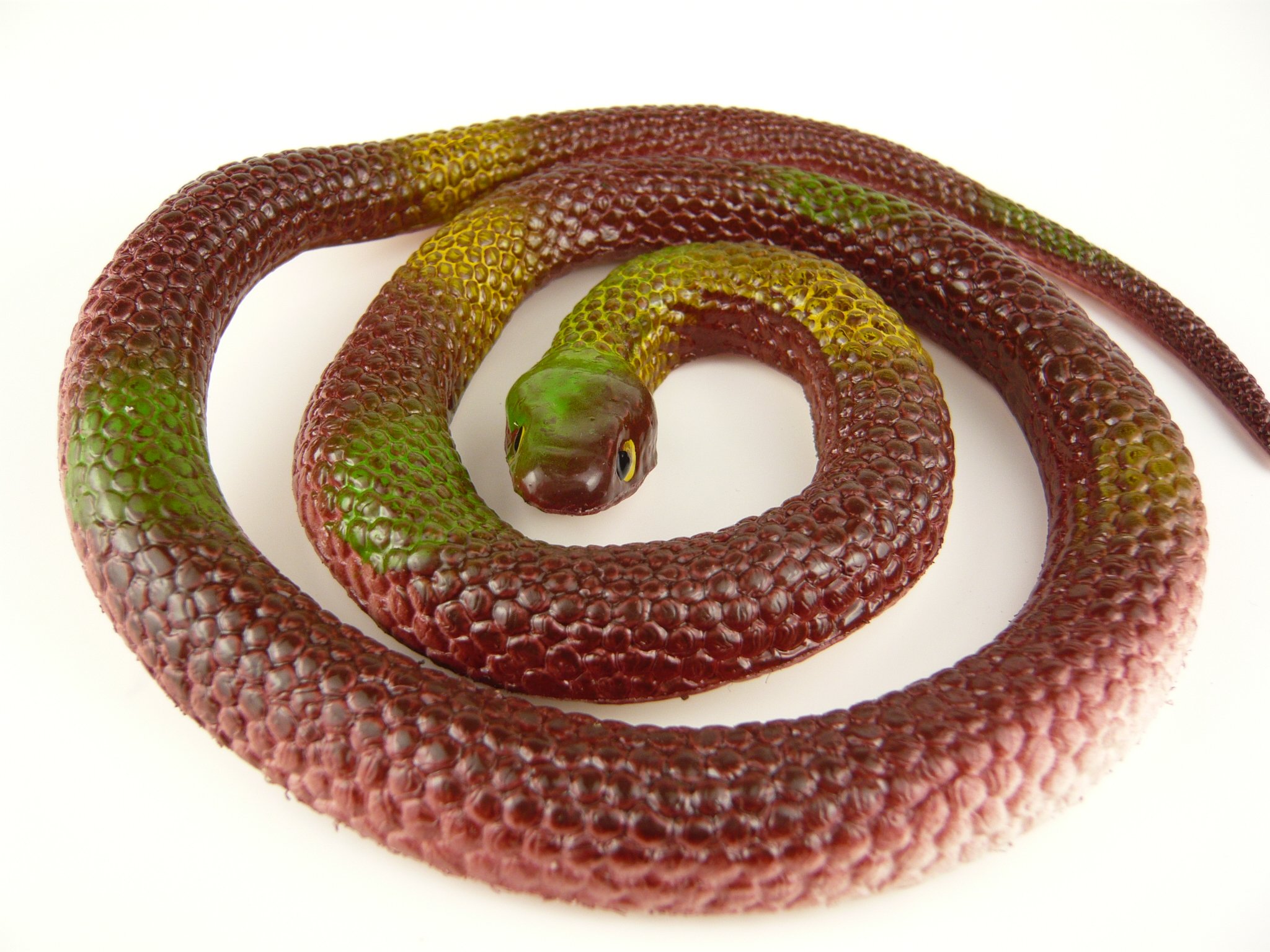 [  ✝︎  ]   桃蛇   . Amazon | いたずらグッズ へび 蛇 ヘビ とぐろへび おもちゃ ゴム製